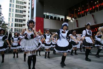「AKIBAサンデーライブ」のメインプログラムのひとつである「メイドよさこい」